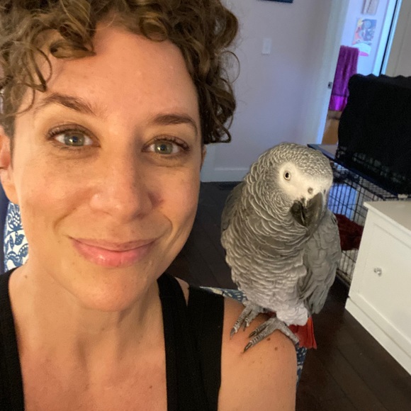 Meet your Posher, Jennifer - Picture 3 of 3